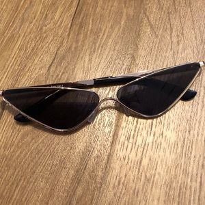 Cat-eye sunglasses
